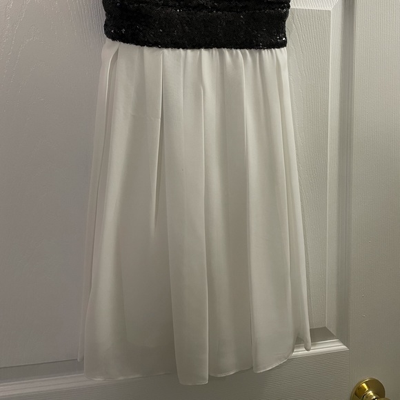 Dress! - Picture 3 of 4